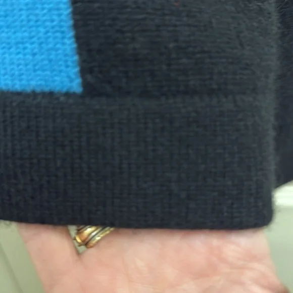 Carlisle Cashmere Sweatet - Picture 5 of 5